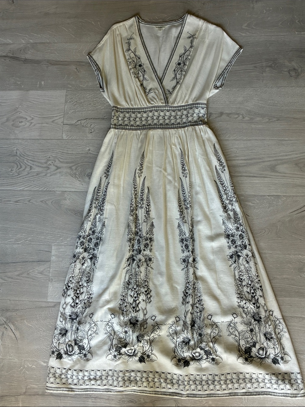 Max Studio London Ivory Floral V-Neck Maxi Dress